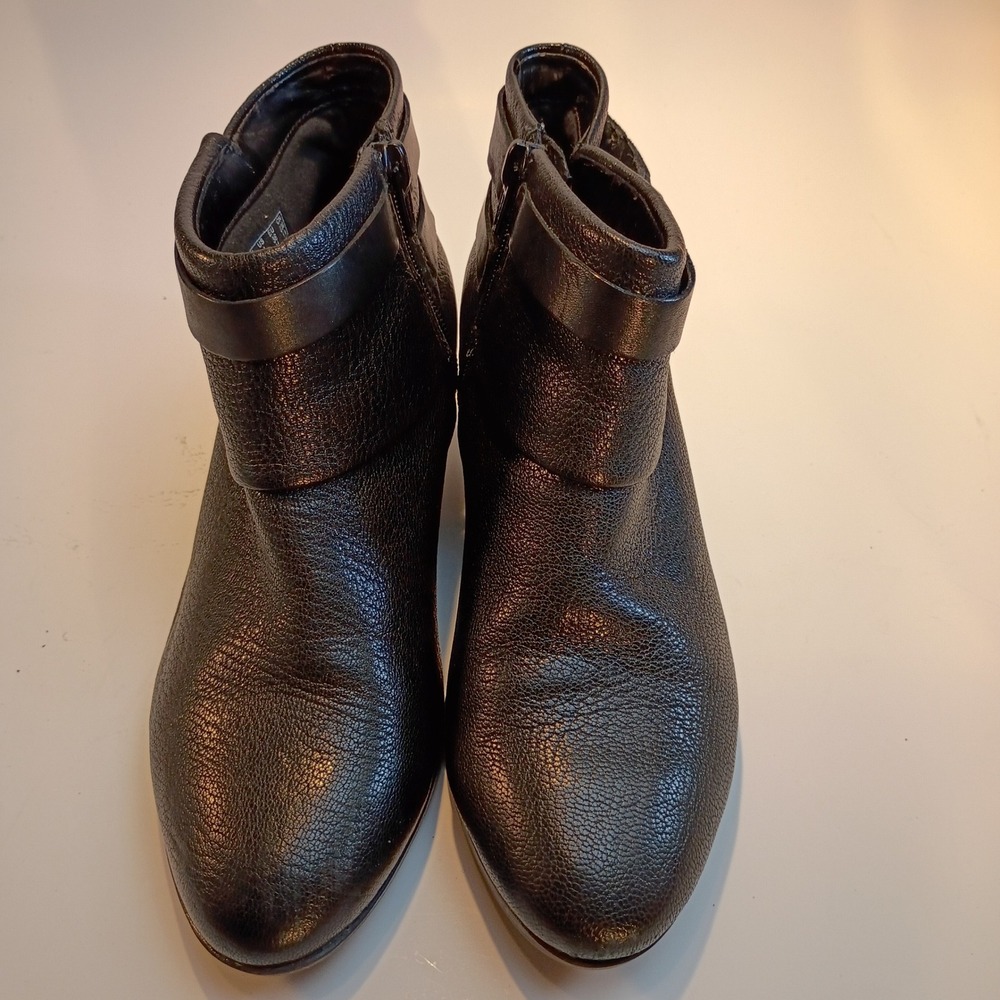 Clarks Collection Black Leather Ankle Boots Cushion Soft Block Heel Womens 6 M